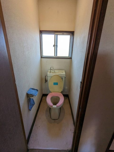 牛久市　某厩舎社員寮　トイレ改修工事